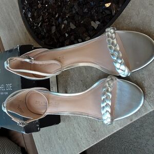 Zoe by Rachel Zoe silver 4 inch heels size 9 1/2